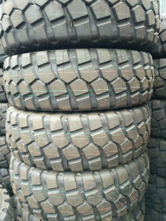 Penumatic Military Vehicle Tires 395/85R20 Off Road Army Tires 4011200090